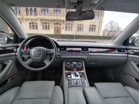 Audi_A8_08